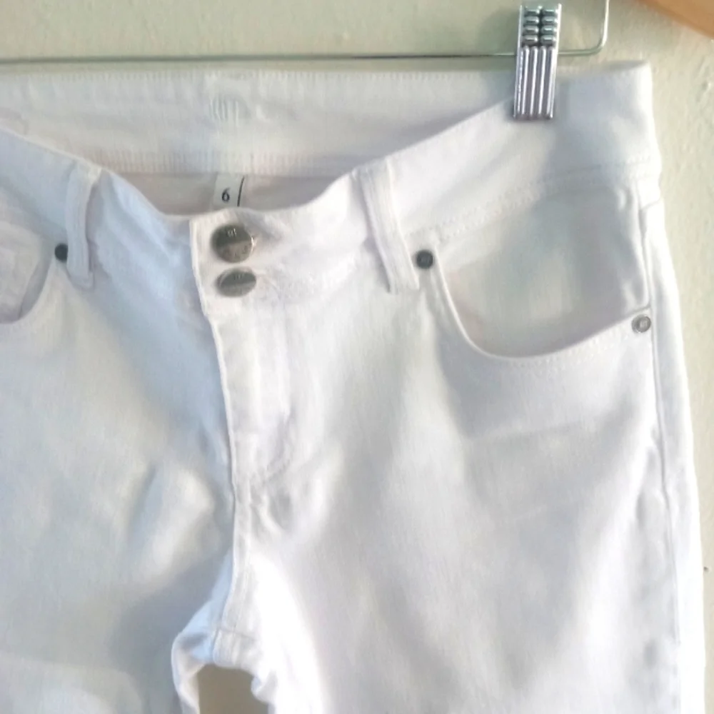 ❌❌SOLD❌❌ Kut From The Kloth Cuffed White Capri Jeans | 6 NWOT - Picture 3 of 10